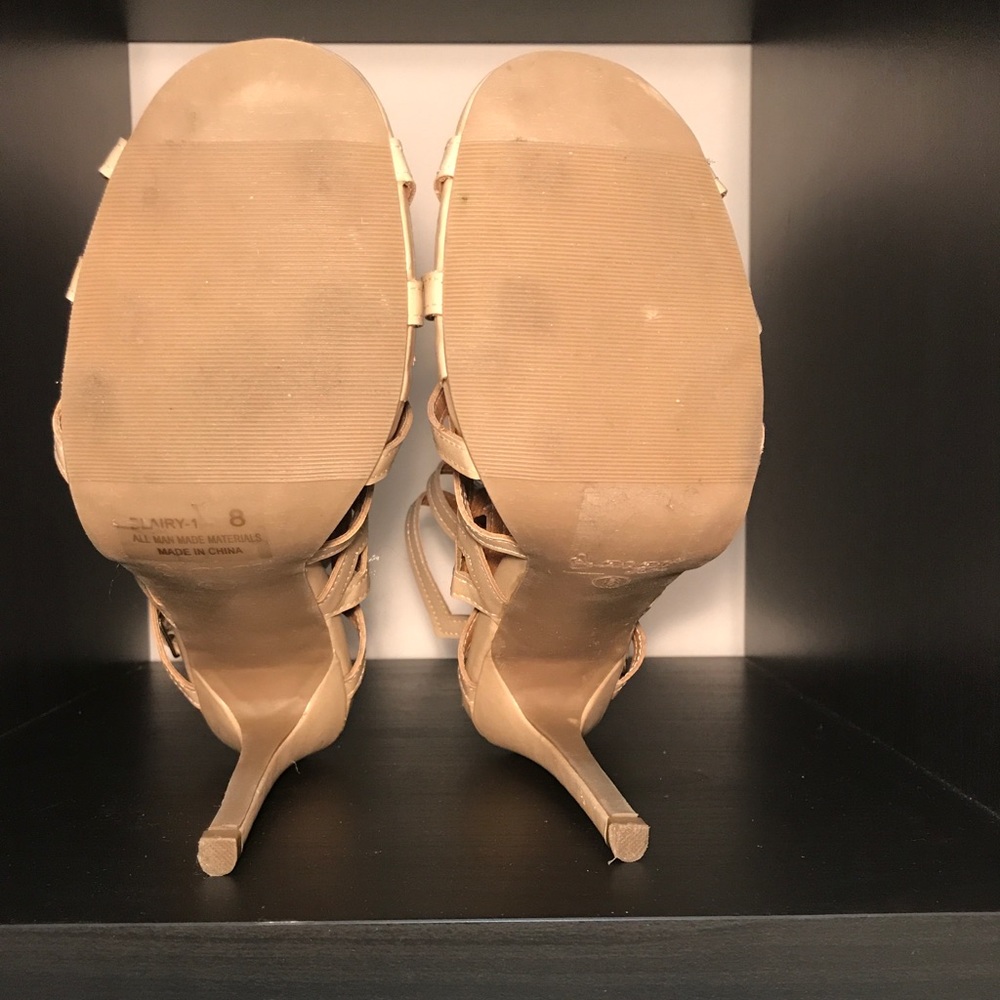 3 x $20 OR 2 x $15 - Tan Heels - Picture 2 of 2